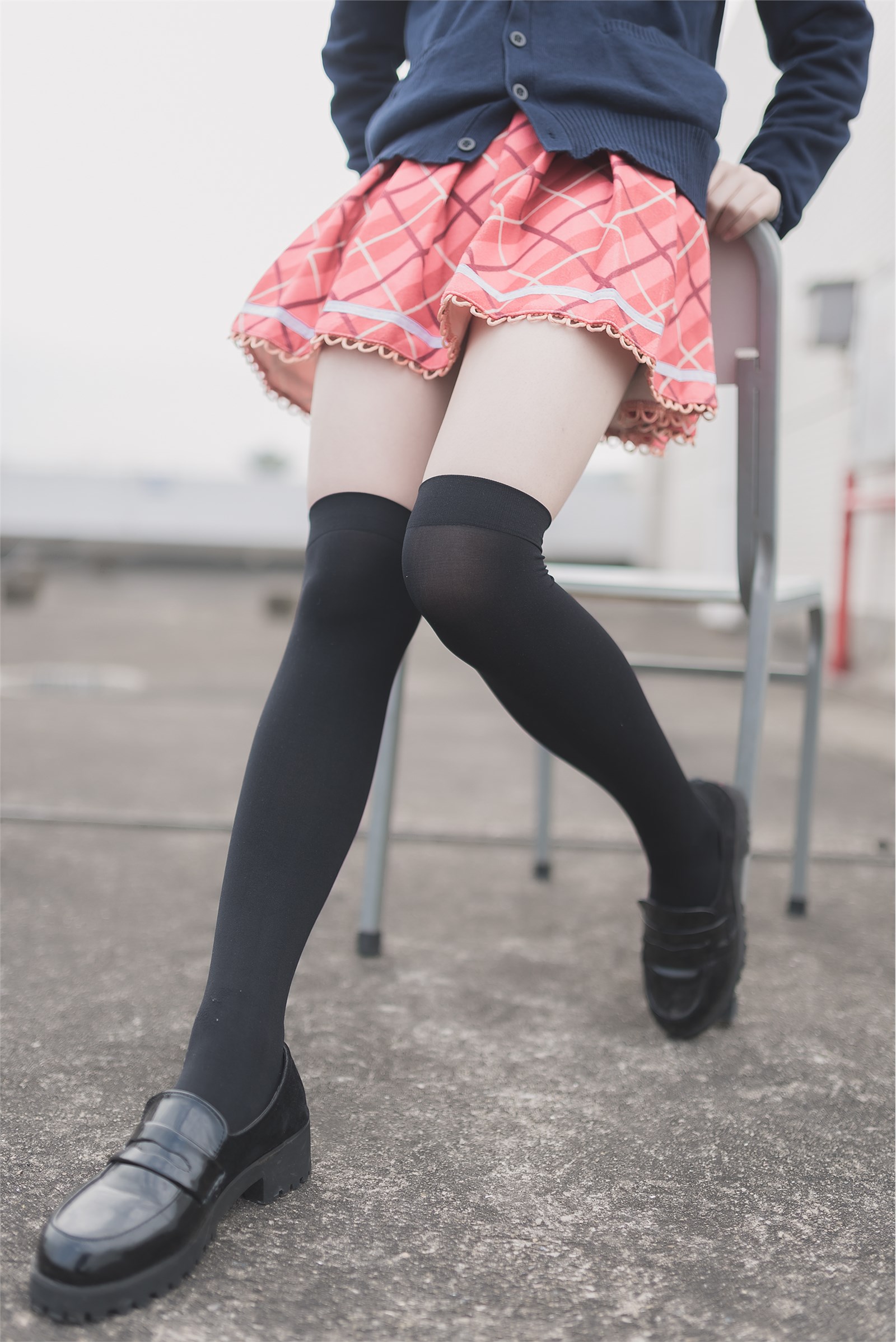 Rabbit playing over knee socks(27)